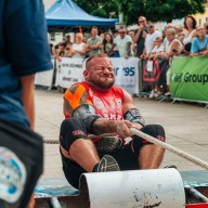 A nappaliból a világbajnoki dobogóig: 300 kilós világcsúccsal lett bajnok az esztergomi versenyző