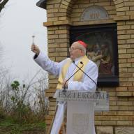 Erdő Péter megáldotta a belvárosi Kálvária-kápolnát és a keresztutat