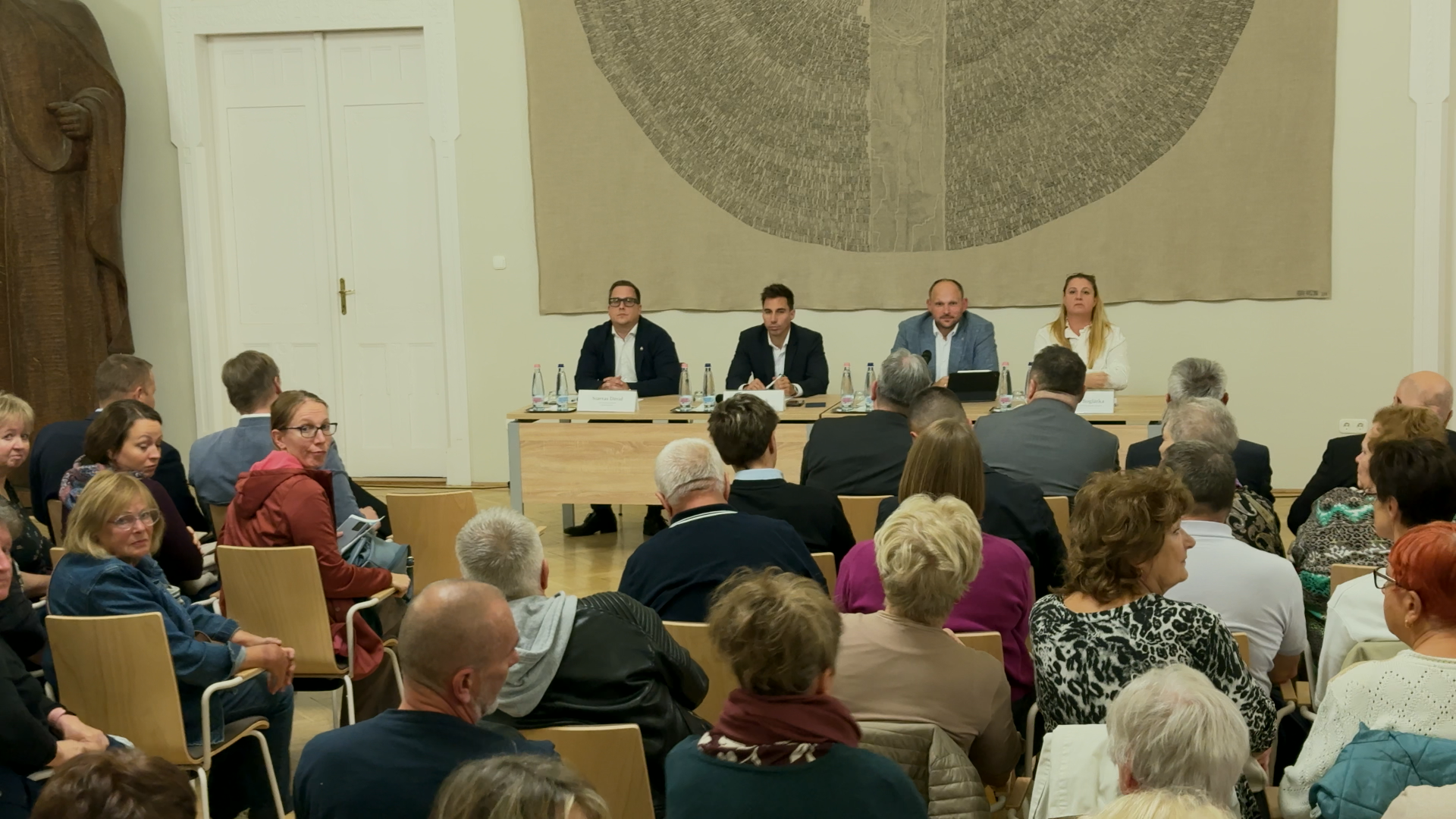 Közmeghallgatás Esztergomban   2026.10.21.
