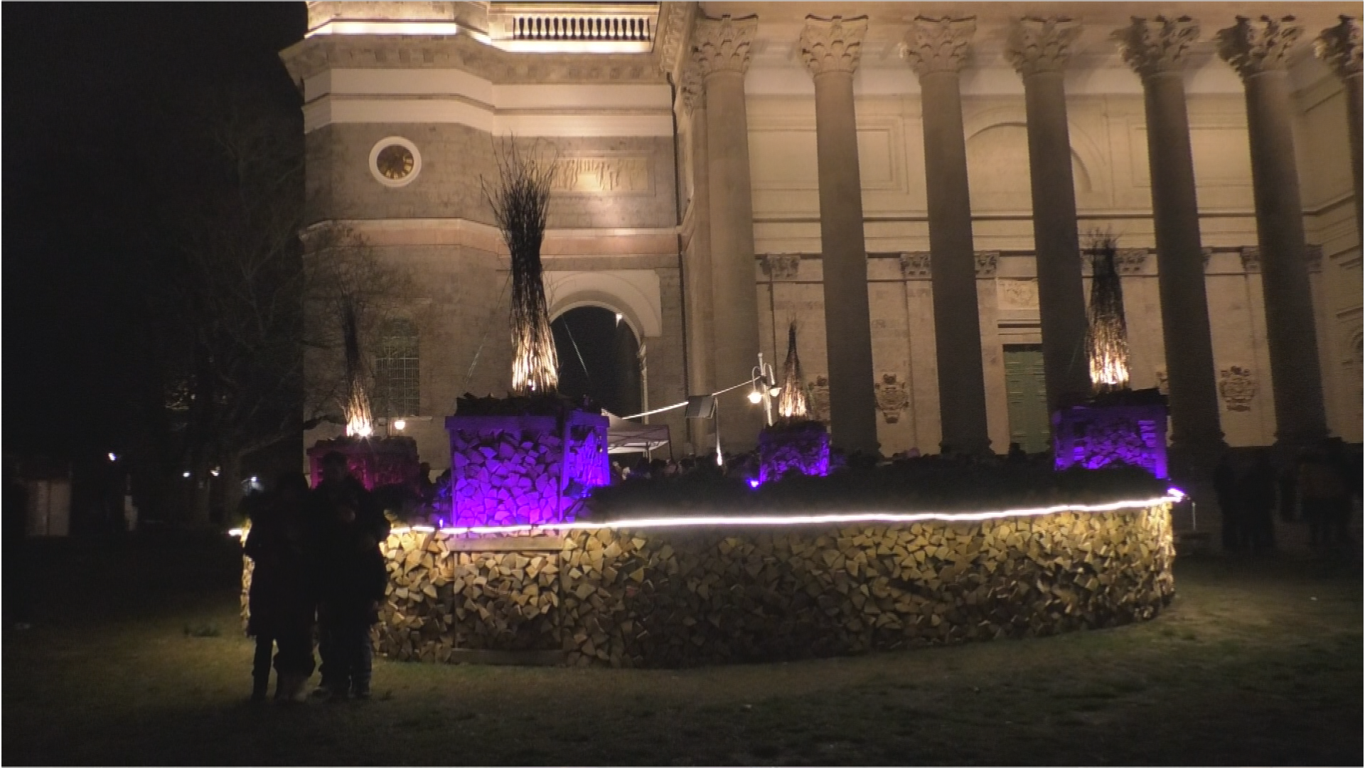 Meggyújtották a Bazilikánál a negyedik adventi gyertyát   2025.12.21.